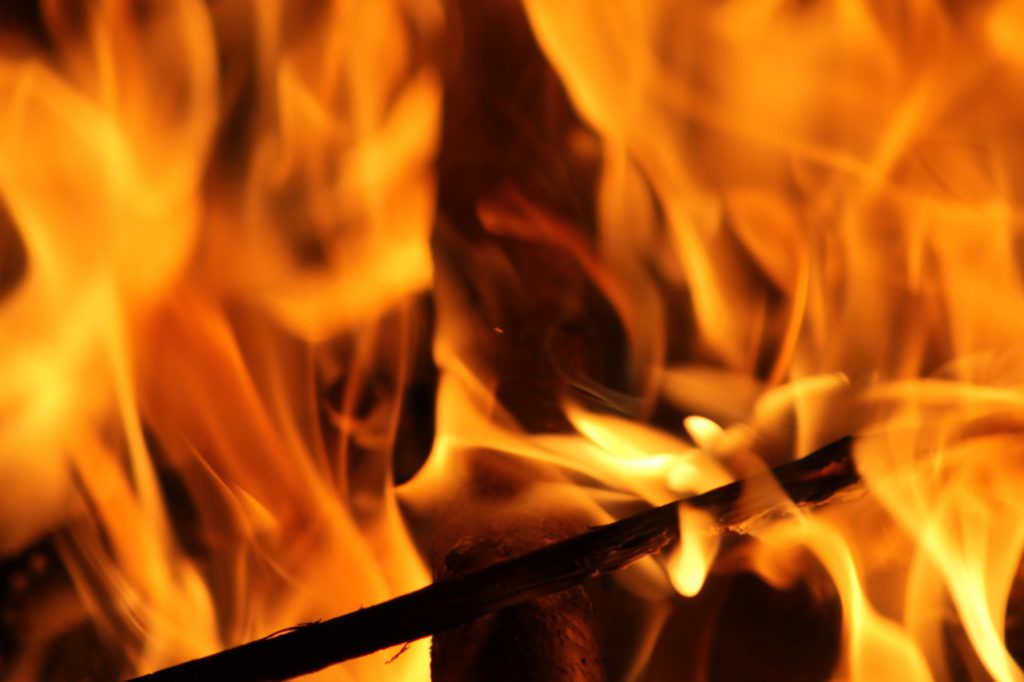 Hell - Hintergrund