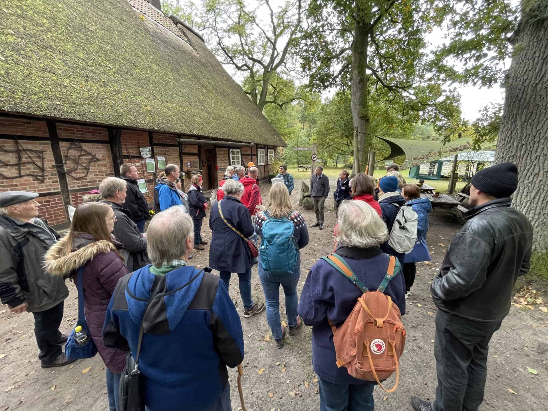 24. Schoolmesterdag im Walderlebnis Ehrhorn: Plattdeutsch und Region im Mittelpunkt 1 24. Schoolmesterdag im Walderlebnis Ehrhorn: Plattdeutsch und Region im Mittelpunkt